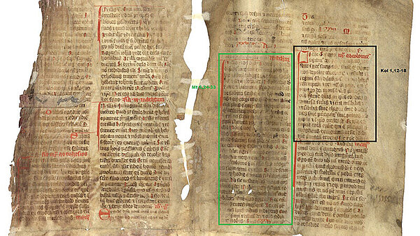 Reste eines Messbuchs vom Einband eines Durlacher Pfundbuchs aus den 1530er-Jahren; markiert sind die Bibelstellen Kolosserbrief 1,12-18 und Matthäus 6,24-33