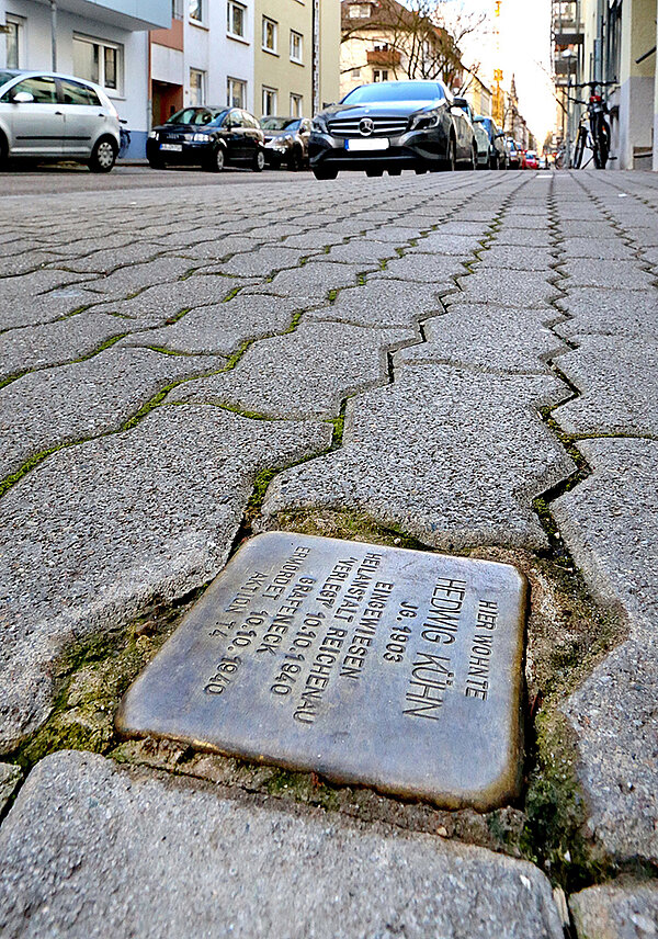 Der Stolperstein vor dem Haus in der Werderstraße 91 erinnert an das Karlsruher Euthanasieopfer Hedwig Kühn