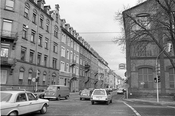 Die Straßenschlucht der alten Brauerstraße von Norden aus gesehen 1981