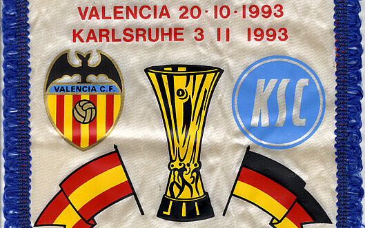 Wimpel der Begegnung KSC gegen Valencia C. F. 1993