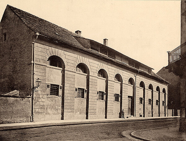Vorher - Das städtische Schlachthaus aus Sicht der Belfortstraße auf die Einmündung in die Leopoldstraße