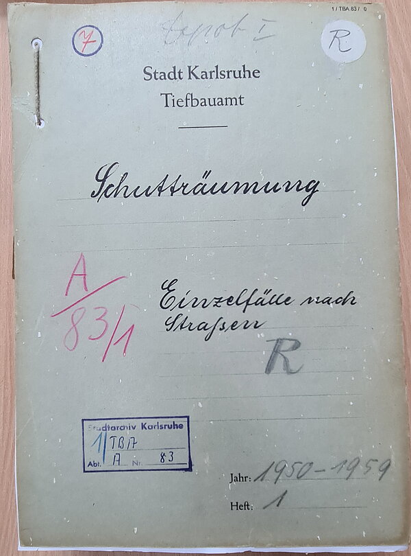 Akte zur Trümmerräumung aus dem Bestand des Tiefbauamtes