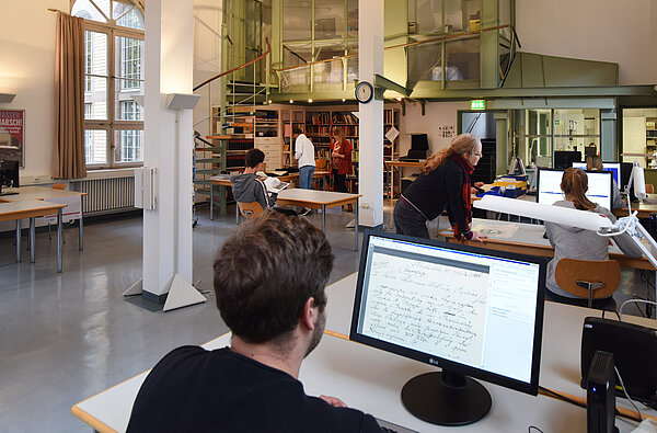 Der Lesesaal des Stadtarchivs