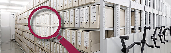 Ansicht eines Aktenmagazins im Stadtarchiv mit Lupe