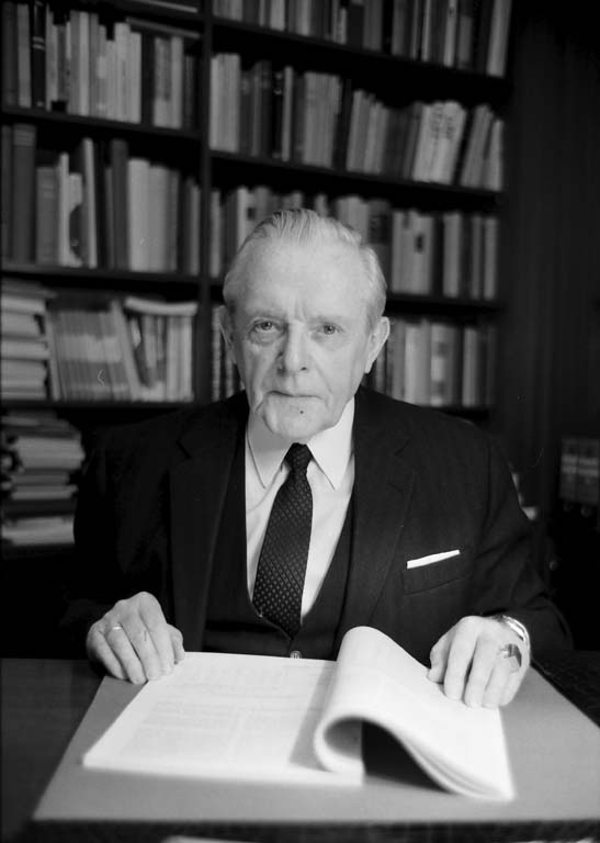 Brustbild von Dr. Hermann Veit