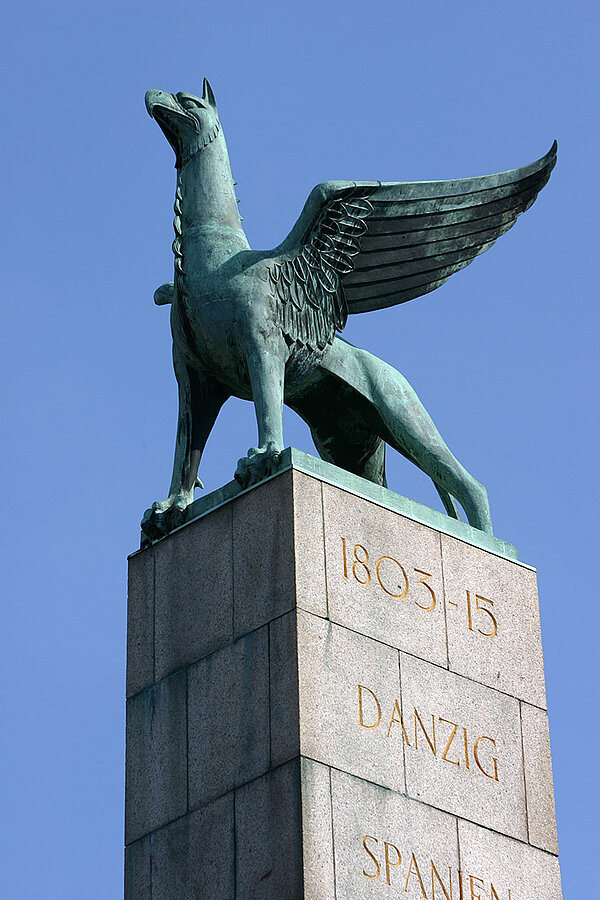 Greif auf dem Leibgrenadierdenkmal auf dem Europaplatz 2006